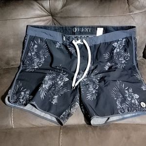 Vuori Broad Shorts, Size 38, Color Black